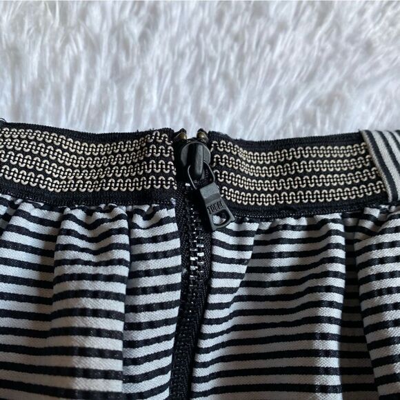 Alice + Olivia Francy’s Skirt Striped Mini Elastic Waist Zipped Back Lined Sz 6 - Picture 6 of 10